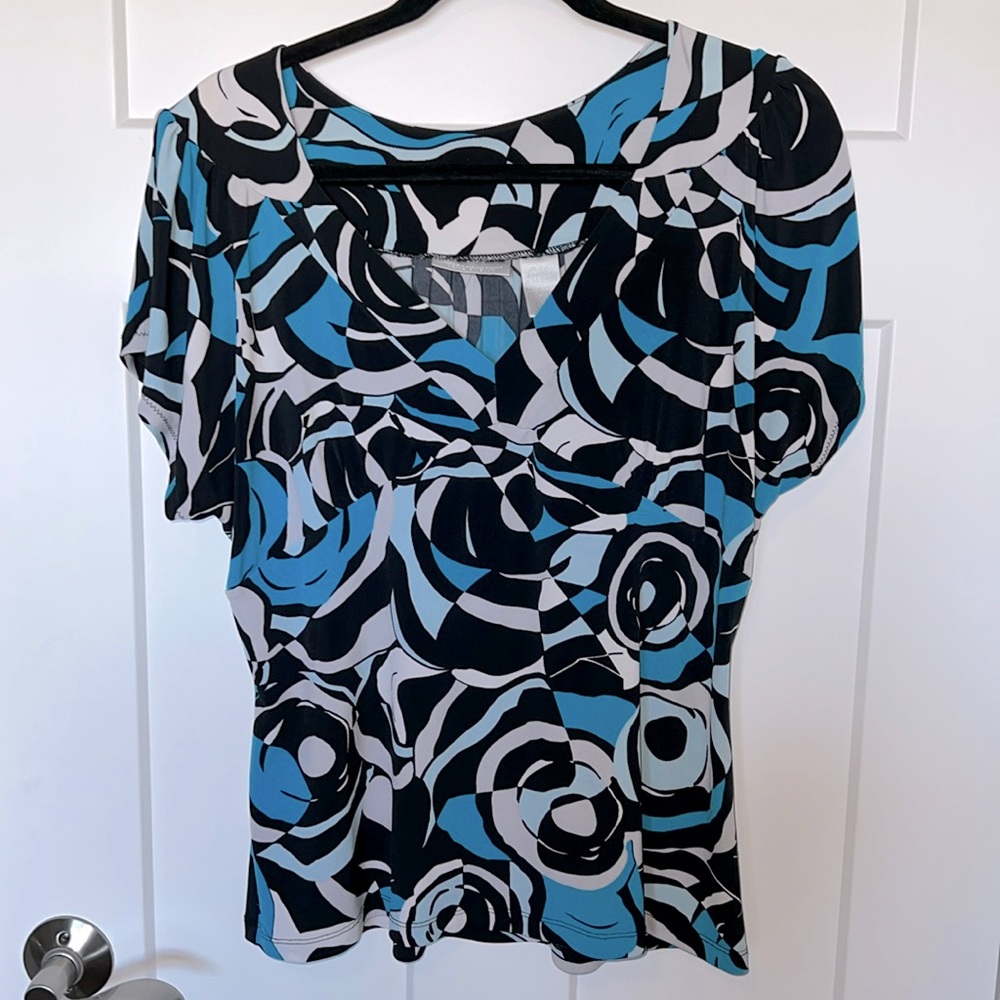 Circle Pattern Short Sleeve Blouse